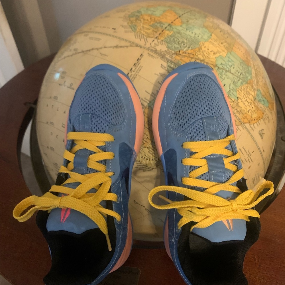 Nike Kids 12AM Basketball Shoes